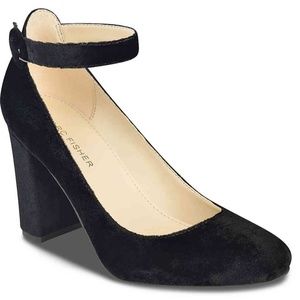 MARC FISHER Velvet Pumps